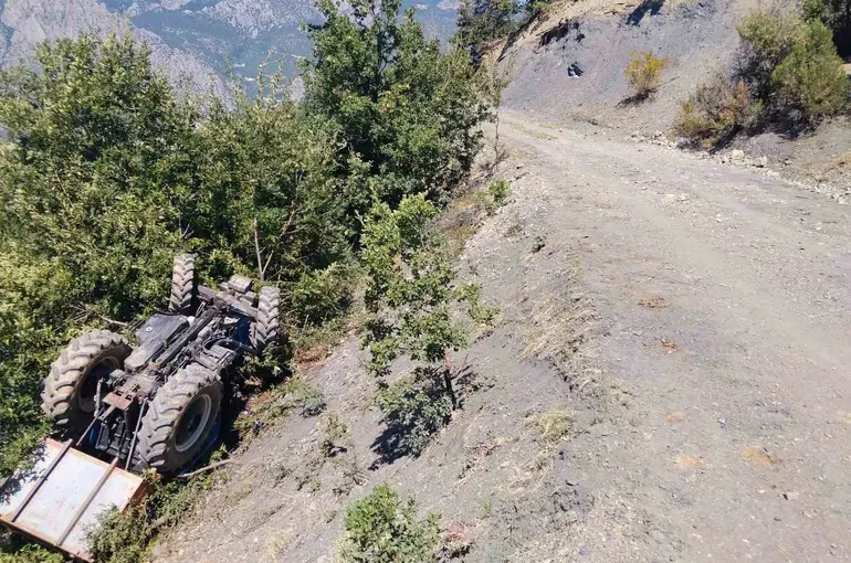 Amasya’da traktör şarampole yuvarlandı: 1 ölü, 3 yaralı
