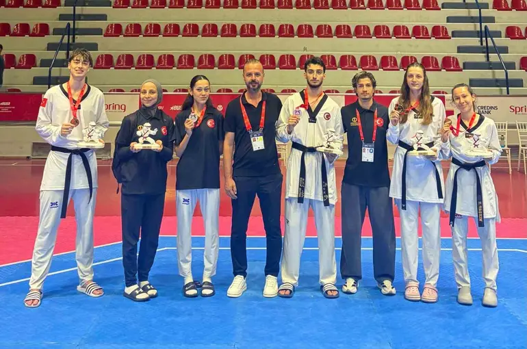 Anadolu Üniversitesi öğrencileri şampiyonada madalya kazandı
