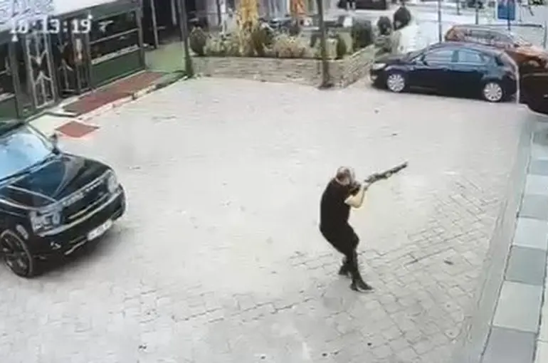 Ankara’da 1 kişinin hayatını kaybettiği silahlı kavganın görüntüleri güvenlik kamerasına yansıdı
