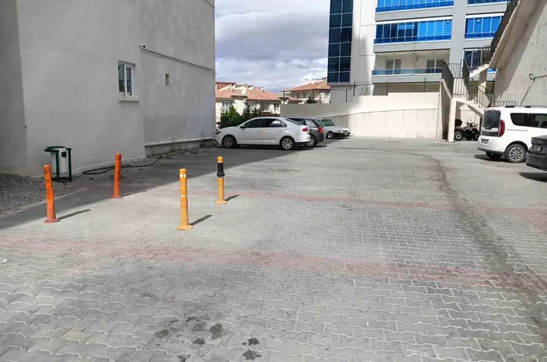 Ankara’da 13. kattan düşen 6 yaşındaki çocuk hayatını kaybetti
