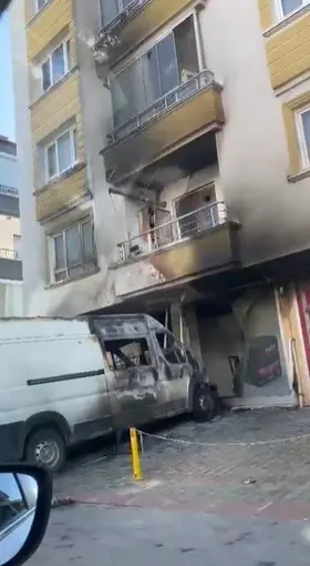 Ankara’da gece çıkan yangında dükkan, minibüs ve daire zarar gördü
