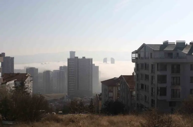 Ankara’da sis etkili oldu
