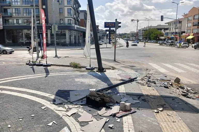Ankara’da taksi ile otomobil çarpıştı: 1 ölü, 1 ağır yaralı
