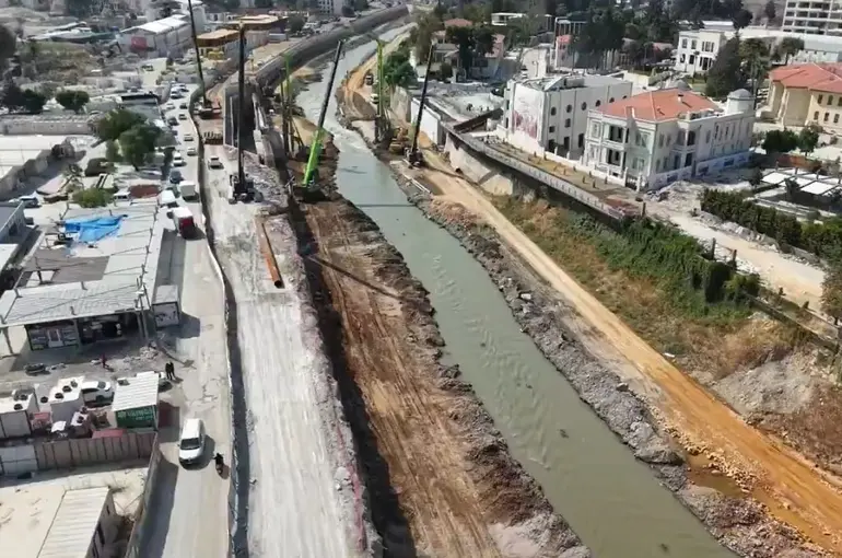 Antakya’da Ata Köprüsü’nde çalışmalar devam ediyor

