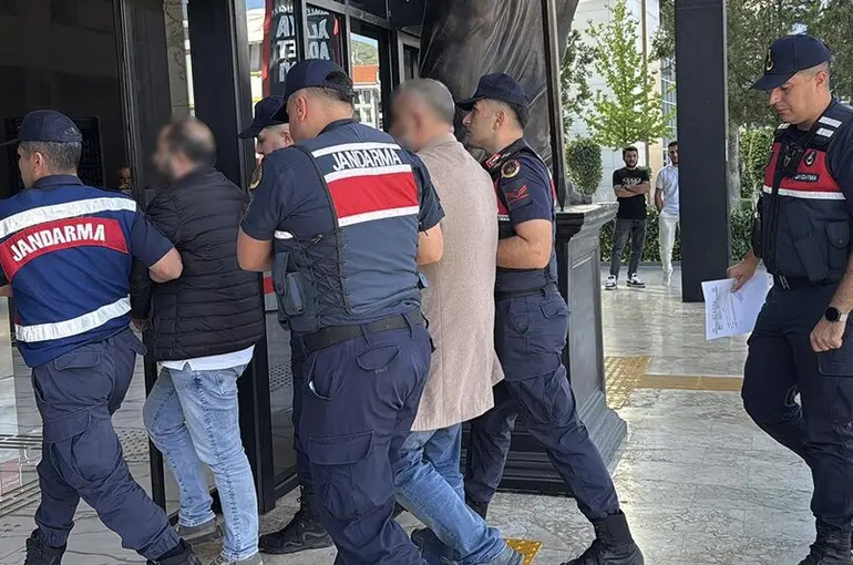 Antalya’da sahte pasaportla 24 milyon liralık arsa vurgunu: 6 gözaltı