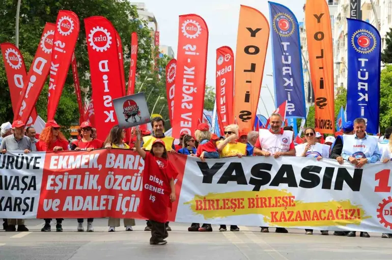 Antalya’da 1 Mayıs coşkusu
