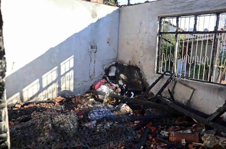 Antalya’da 2 kişinin ölümüne neden yangında perdelerin tutuşturulduğu iddiası
