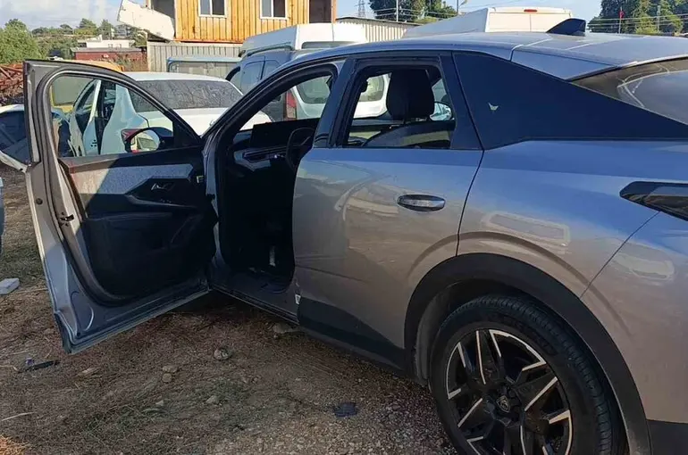 Antalya’da genç adam kiraladığı araçta başından vurulmuş halde bulundu
