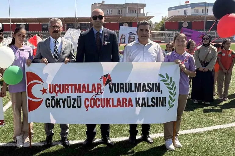 Araban’da uçurtmalar Gazze’deki çocuklar için gökyüzüne yükseldi
