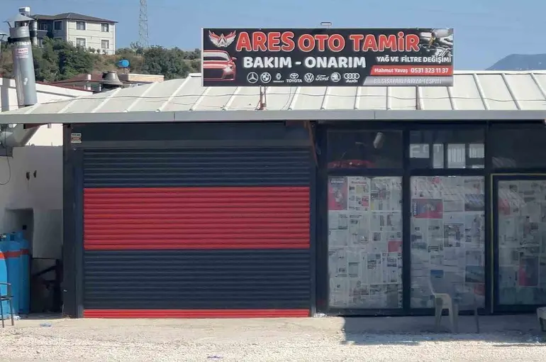 Aracın motor kısmında yaşanan patlama sonrası başına parça isabet eden 13 yaşındaki çırak hayatını kaybetti
