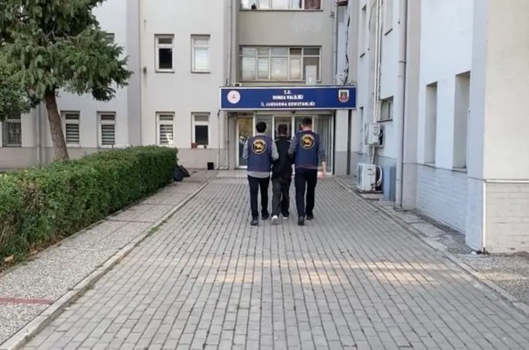 Aranan uyuşturucu taciri JASAT tarafından yakalandı
