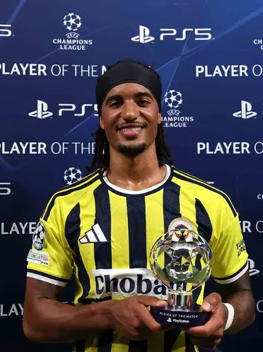 Archie Brown, UEFA Şampiyonlar Ligi’nde haftanın 11’ine seçildi
