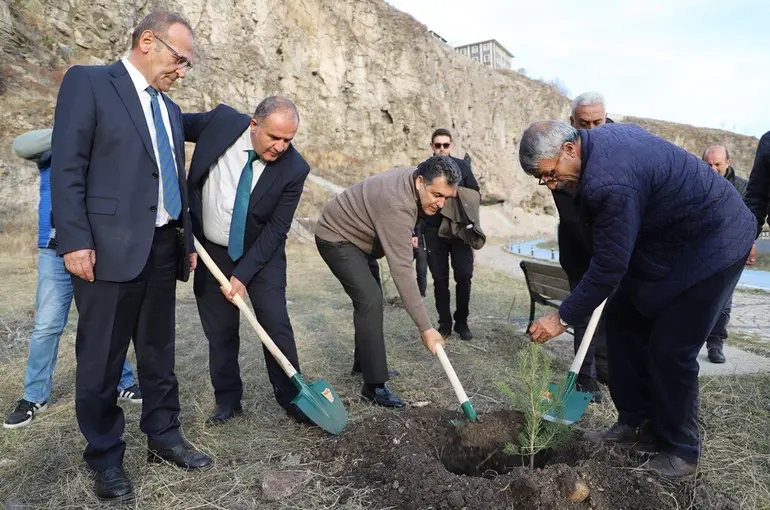 Ardahan’da ağaç dikme etkinliği düzenlendi
