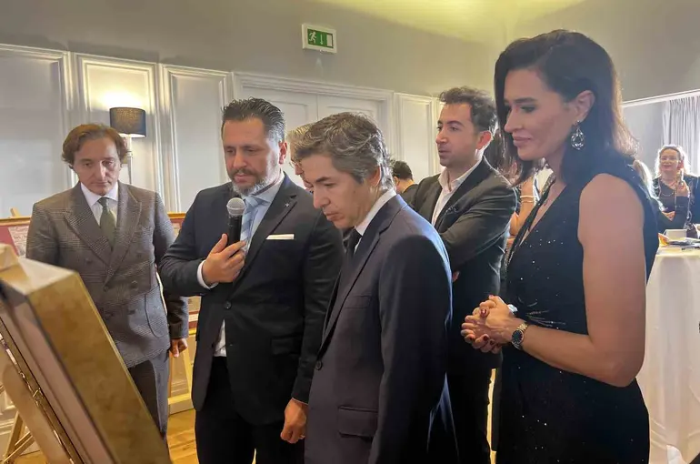 Arşivlerdeki dostluk Londra’da gün yüzüne çıktı
