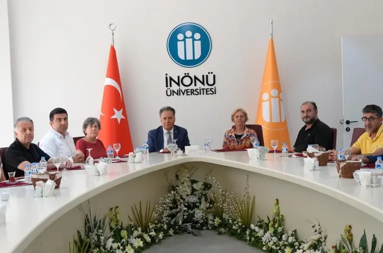 Arslantepe kazı heyeti Rektör Akpolat’ın konuğu oldu
