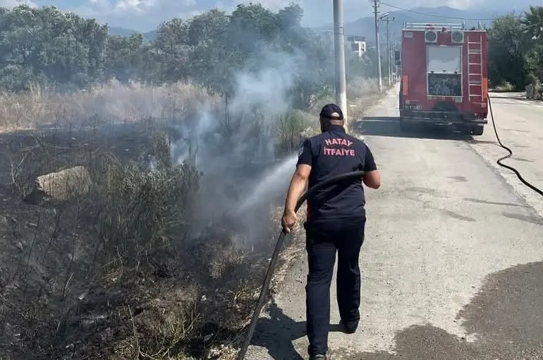 Arsuz’da bahçe yangını
