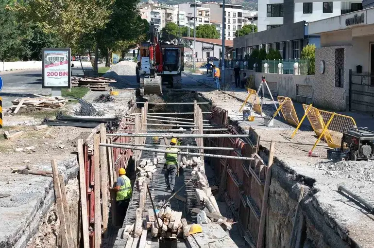 ASKİ Söke’nin dört bir yanında çalışmalarına devam ediyor
