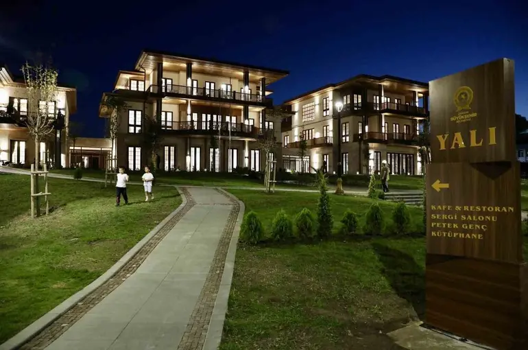 Atakum sahiline yeni nefes: "Yalı" hizmete açıldı
