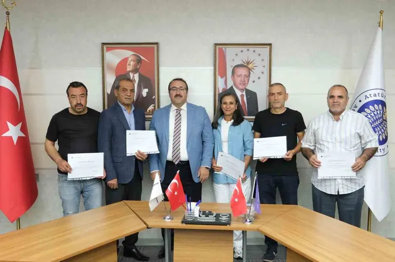 Atatürk Üniversitesi Hastanesinde emeklilik gururu
