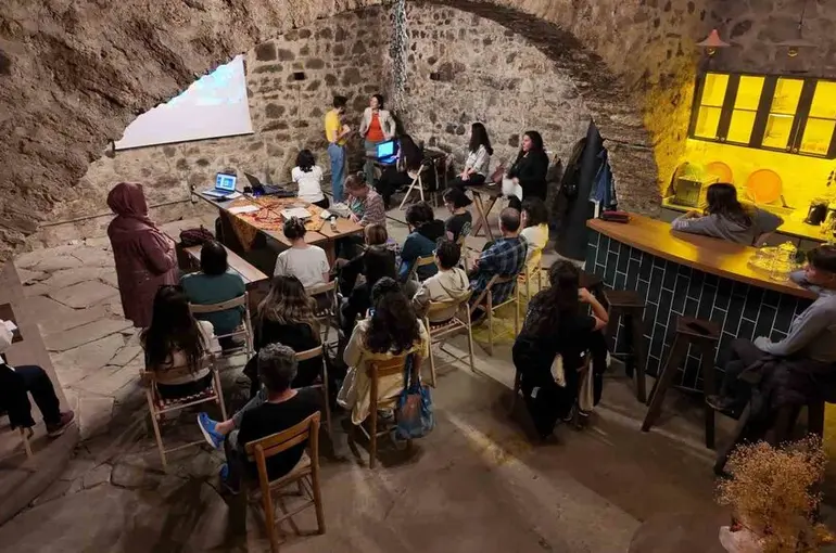 Avrupalı gençlerden Mudurnu’da tarihe dokunuş
