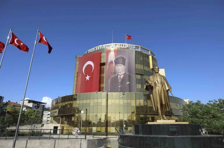 Aydın Büyükşehir Belediyesi yerel yönetimler performans araştırmasında ilk 5’te yer aldı

