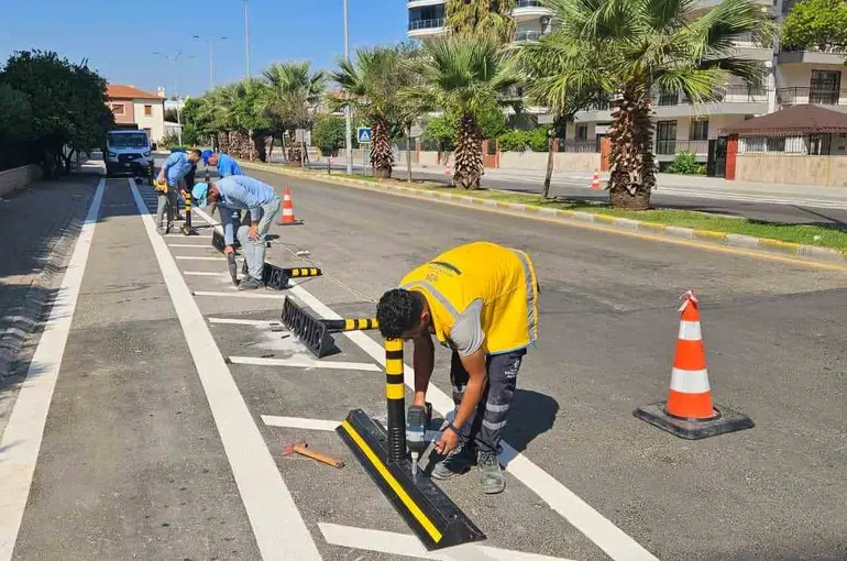 Aydın Büyükşehir, kent genelinde yol yapım ve yenileme çalışmalarını sürdürüyor
