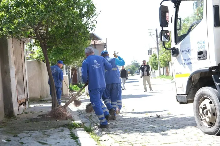 Aydın Büyükşehir’den, çevre düzenleme ve bakım çalışması
