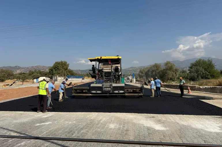 Aydın’ın dört bir yanında yol çalışmaları sürüyor
