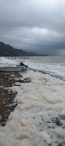 Ayvacık’ta deniz köpürdü
