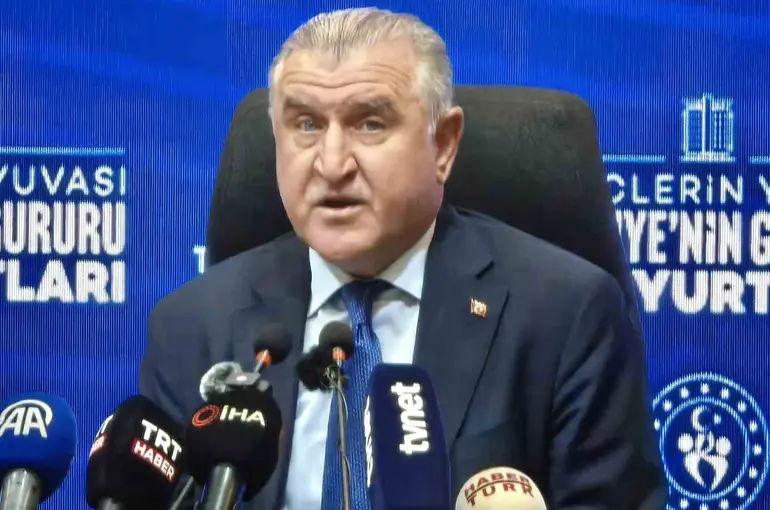 Bakan Bak: "Öğrenci yurtlarına ilk yerleştirmede yüzde 90 ile rekor kırdık"