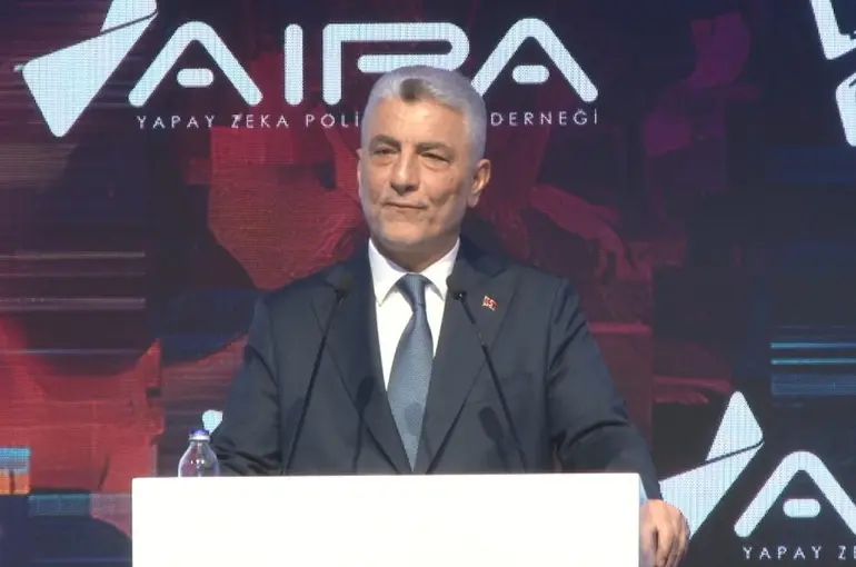 Bakan Bolat: "Dış Ticaret Anomali Tespit Sistemi sayesinde olağandışı hareketleri kısa sürede matematiksel ve istatistiksel modellerle anında tespit ediyoruz"
