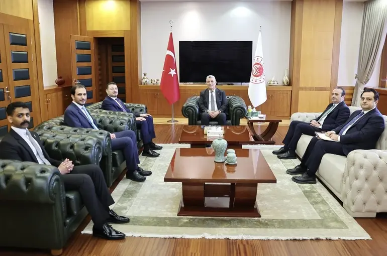 Bakan Bolat, Suudi Arabistan Büyükelçisi Abualnasr’ı kabul etti
