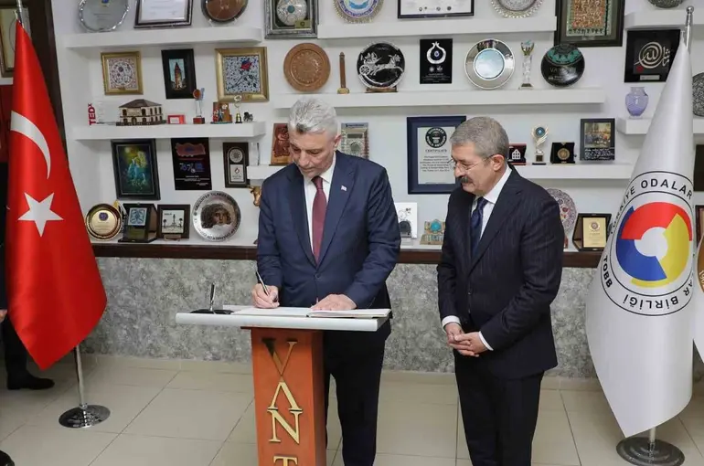 Bakan Bolat, Van TSO’da müjdeyi verdi
