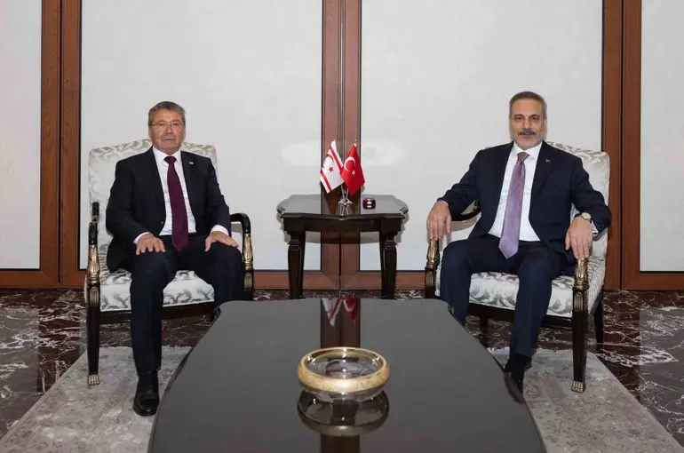 Bakan Fidan, KKTC Başbakanı Üstel ile görüştü

