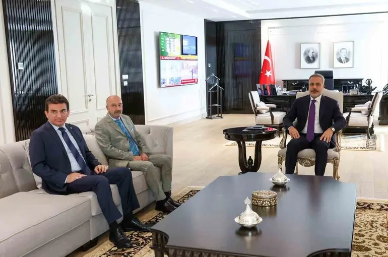 Bakan Fidan, OYAK Yönetim Kurulu Başkanı Aksakallı’yı kabul etti
