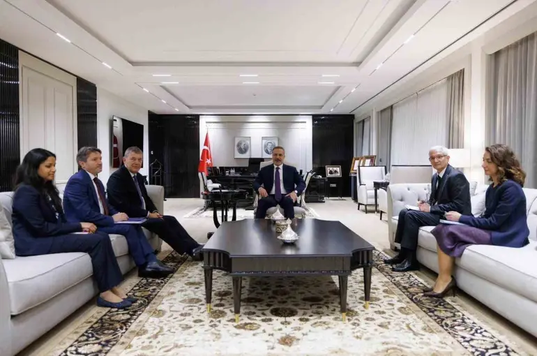 Bakan Fidan, UNRWA Genel Komiseri Lazzarini’yi kabul etti
