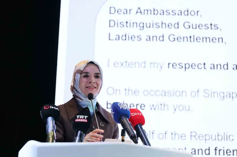 Bakan Göktaş: "Singapur ile ilişkilerimizi yeni adımlarla güçlendirme konusunda kararlıyız"
