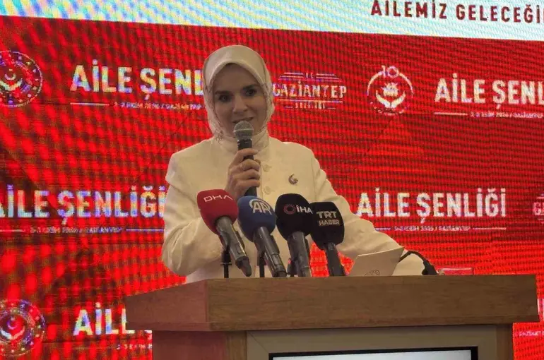 Bakan Göktaş: "Türkiye’de 261 bin 854 gencimiz Aile ve Gençlik Fonu kredisiyle evlendi"
