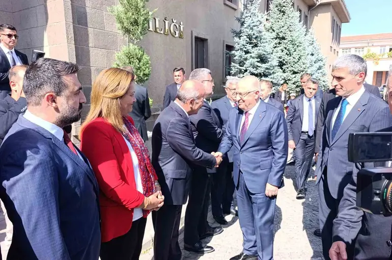 Bakan Güler Afyonkarahisar’da
