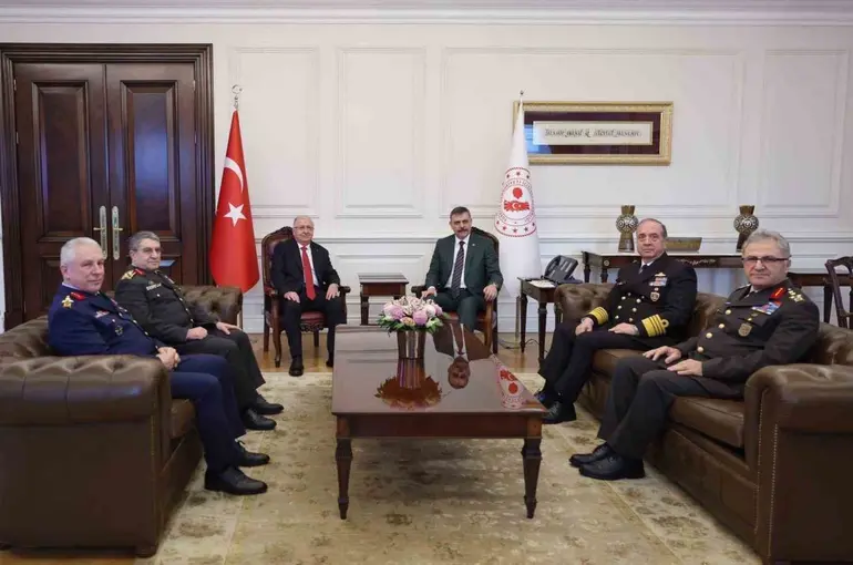 Bakan Güler ve komuta kademesinden İçişleri Bakanı Çiftçi’ye ziyaret
