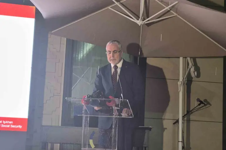 Bakan Işıkhan: "Türkiye ve Ukrayna arasındaki dostluk ve dayanışmanın önümüzdeki yıllarda daha da güçleneceğine inanıyoruz"
