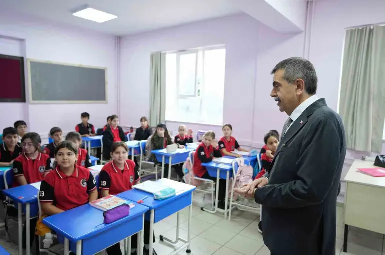 Bakan Tekin’den Yalova’da okul ziyareti
