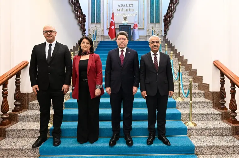 Bakan Tunç'tan DEM Parti ziyaretine ilişkin açıklama