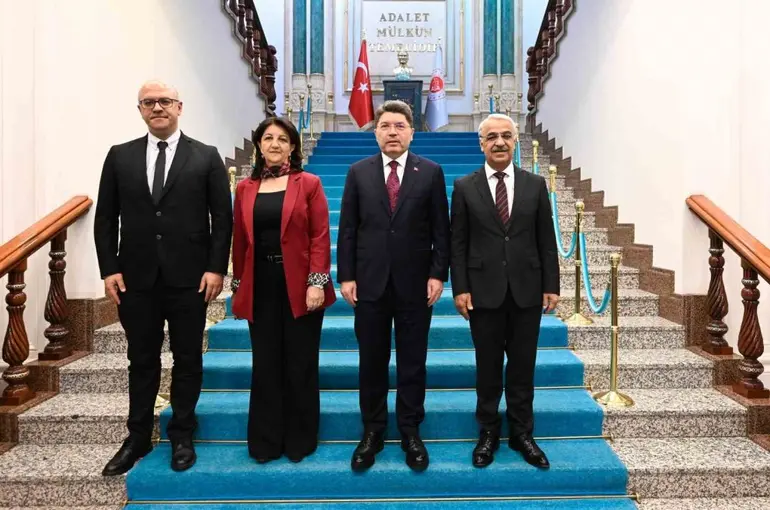 Bakan Tunç’tan DEM Parti ziyaretine ilişkin açıklama
