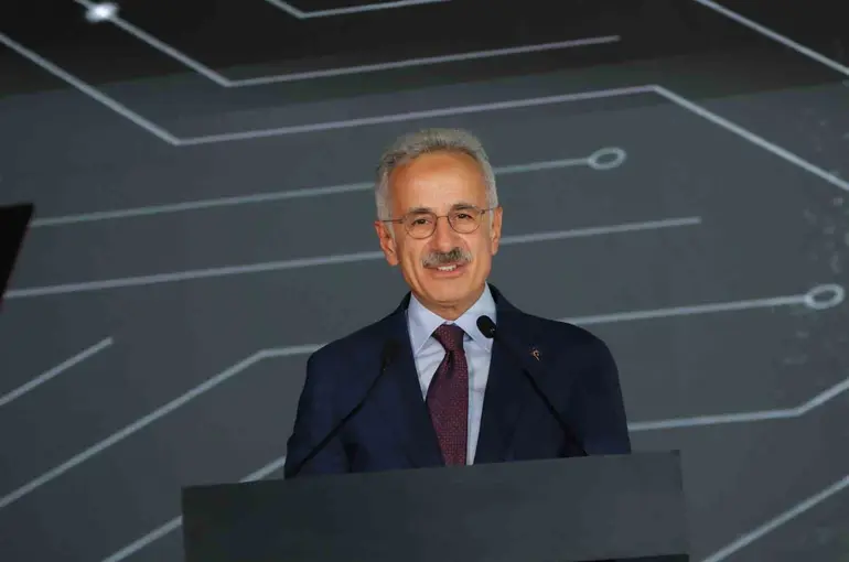 Bakan Uraloğlu: "1 Nisan 2026’da başlayan 5G’de 45 milyon aboneye ulaştık"
