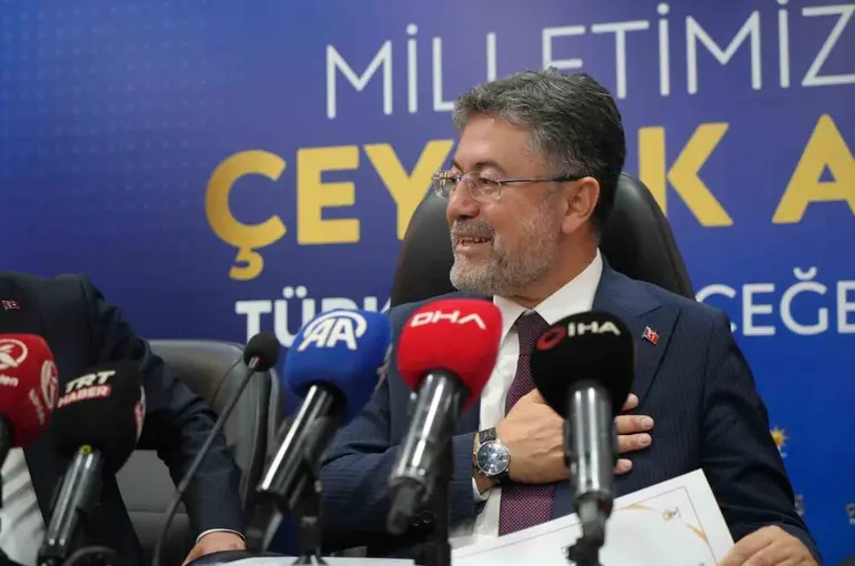 Bakan Yumaklı: "Millet iradesi üzerindeki vesayetin prangaları birer birer kırıldı"
