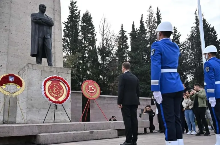 Balıkesir, 10 Kasım’da Ata’sını andı
