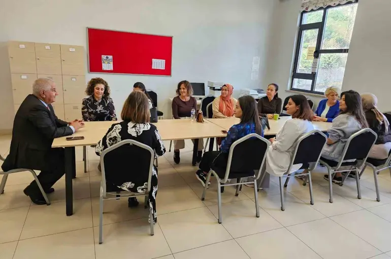 Balıkesir Milli Eğitim Müdürü Kal, öğretmenleri dinledi
