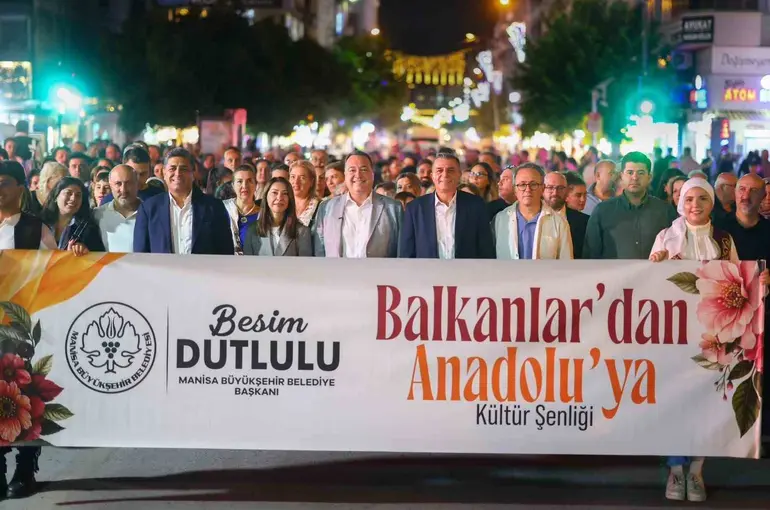 Balkanlardan Anadolu’ya Kültür Şenliği’nde Candan Erçetin coşkusu
