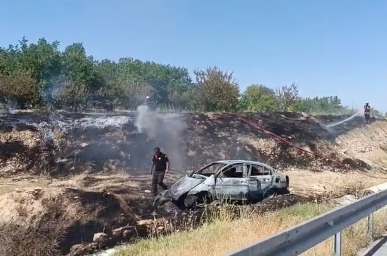 Bariyerlere çarpan otomobil alev almıştı: Ağır yaralanan sürücü hayatını kaybetti
